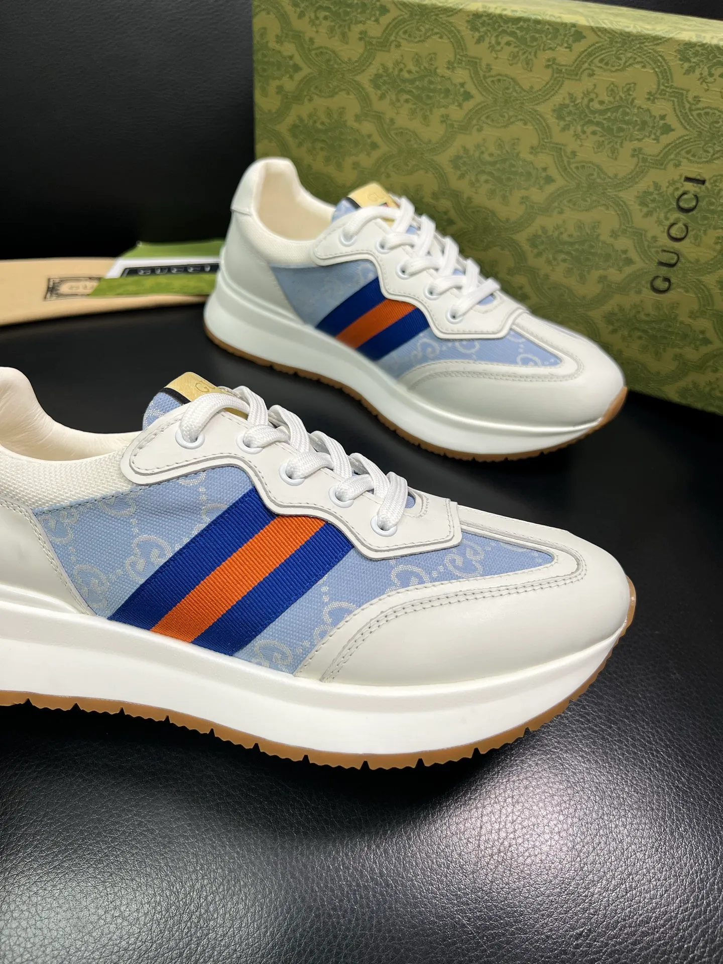 Men's shoes 💰800 Gucci top purchasing Gucci counter new model, original factory configuration of imported cowhide from Italy with printed cloth fabric, imported cowhide lining, breathable and comfortable, sole: original factory special sole is super comfortable, original factory and single goods are high quality, welcome to compare, code number 38-44 (customized 45 46) 85865